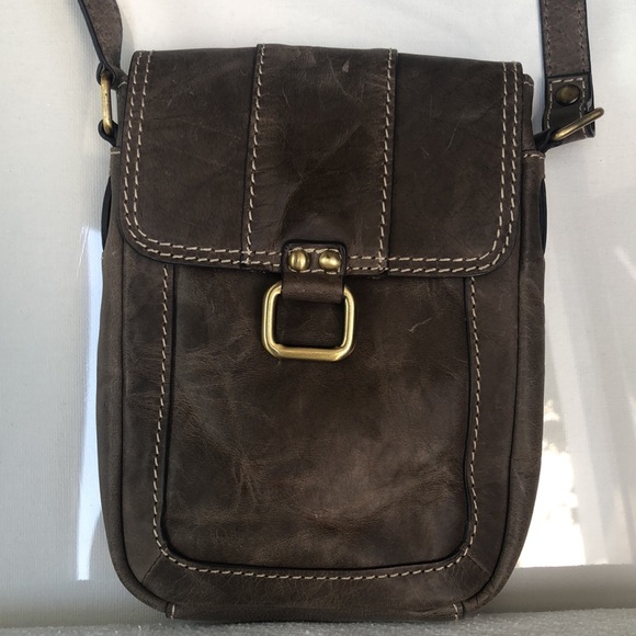 DIBA TRUE Crossbody taupe colored leather bag. Gold hardware. Beautiful design - Picture 2 of 11